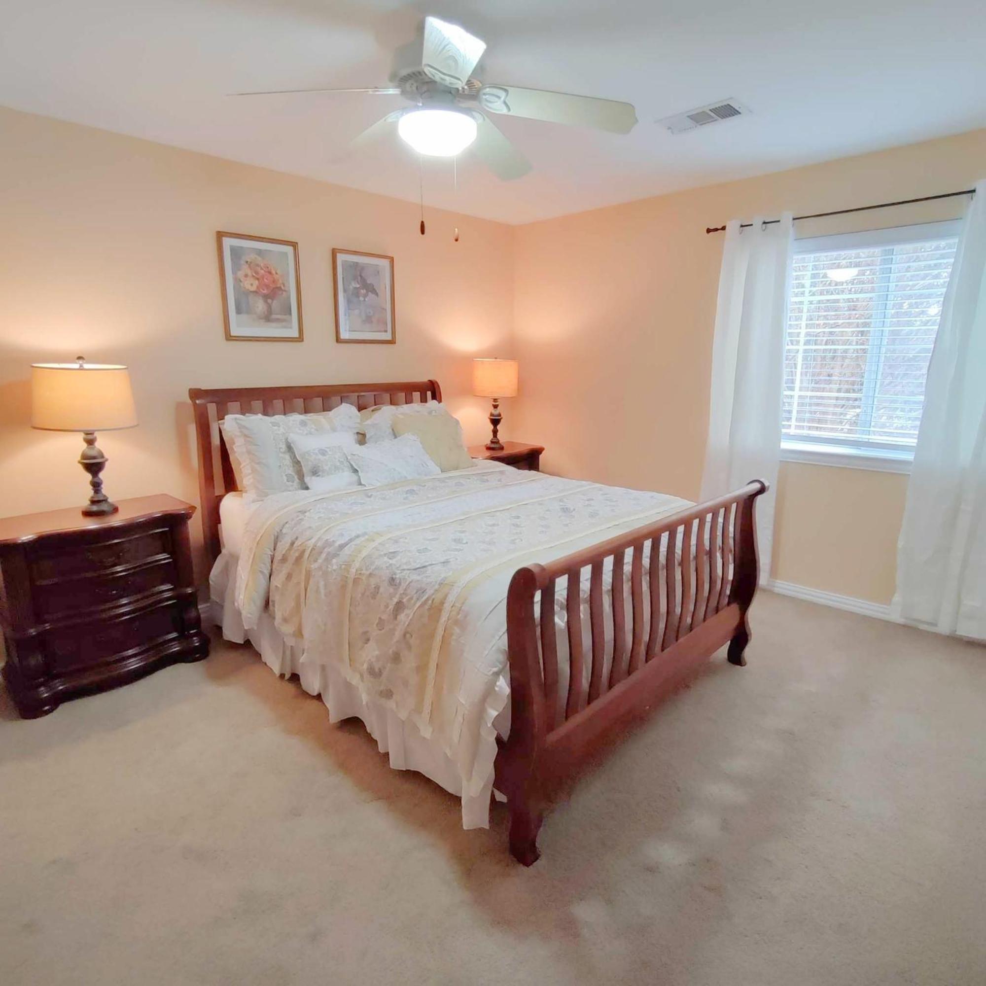 Convenient Location In Upscale City Of Southlake. Exterior photo