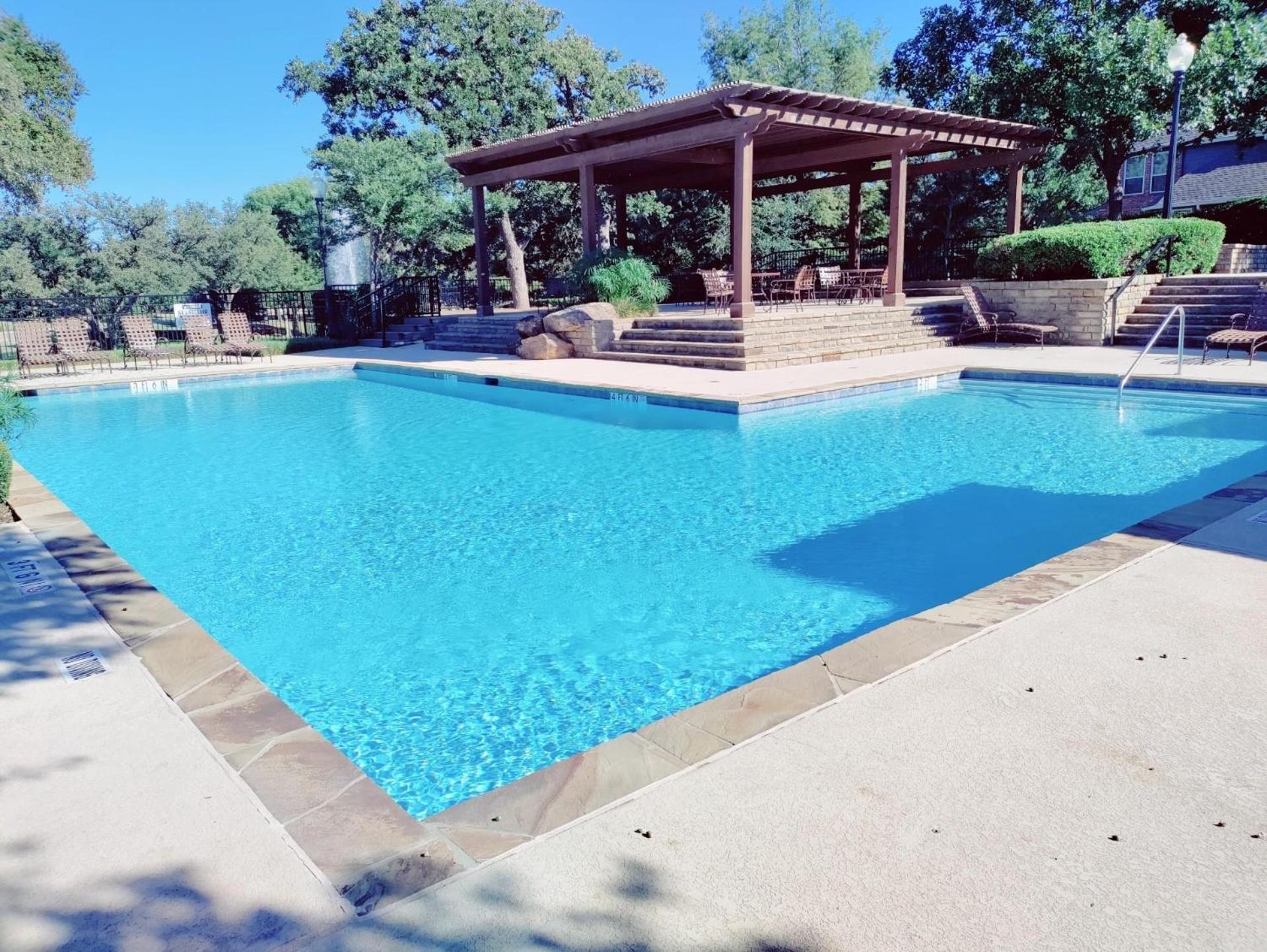 Convenient Location In Upscale City Of Southlake. Exterior photo
