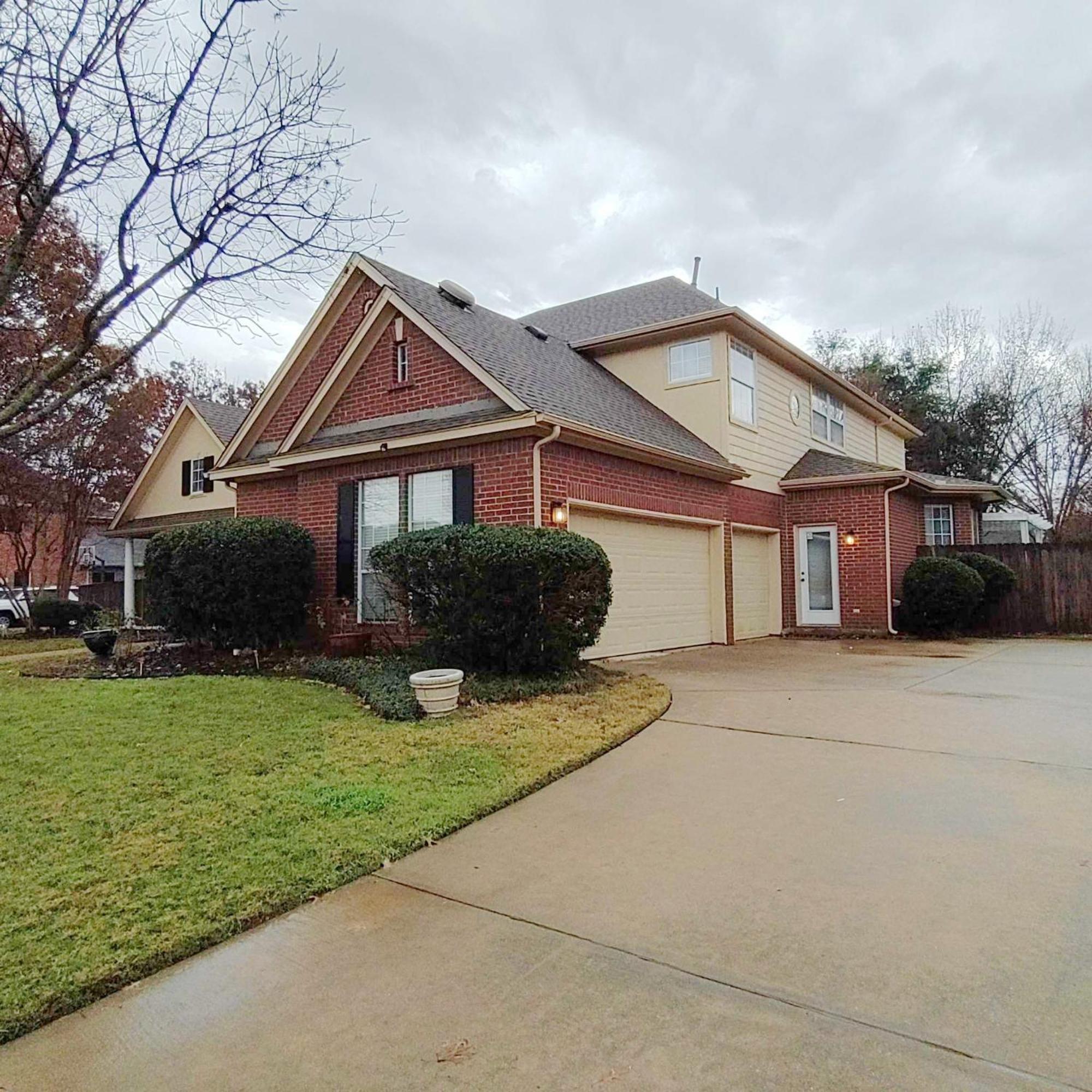 Convenient Location In Upscale City Of Southlake. Exterior photo